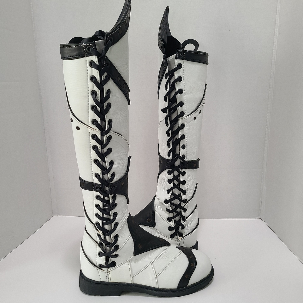 Verillas Bramblewood Boots NWOT Women's Size 6
